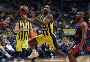 "Fenerbahče" finalo serijoje užtikrintai žingsniuoja Turkijos titulo link